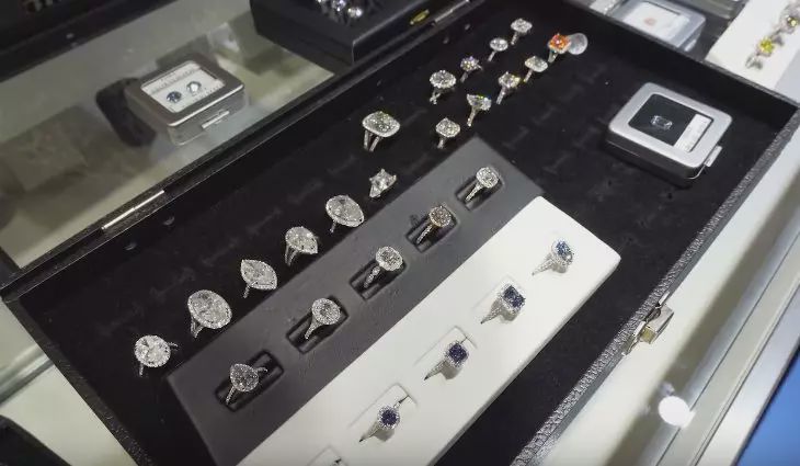 钻石销量大跌，多年的“钻石*局骗**”快要撑不住了？