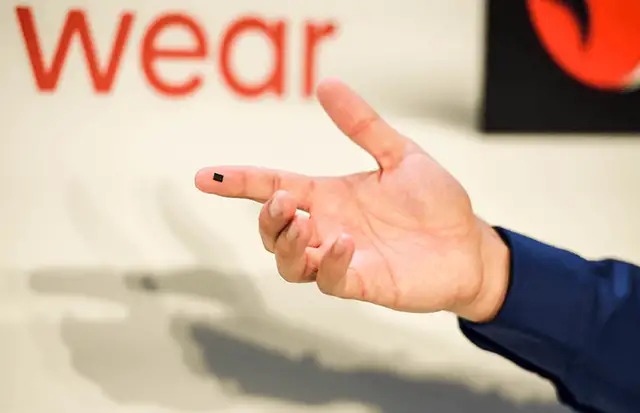 阿玛尼第五代智能手表,阿玛尼手表5a