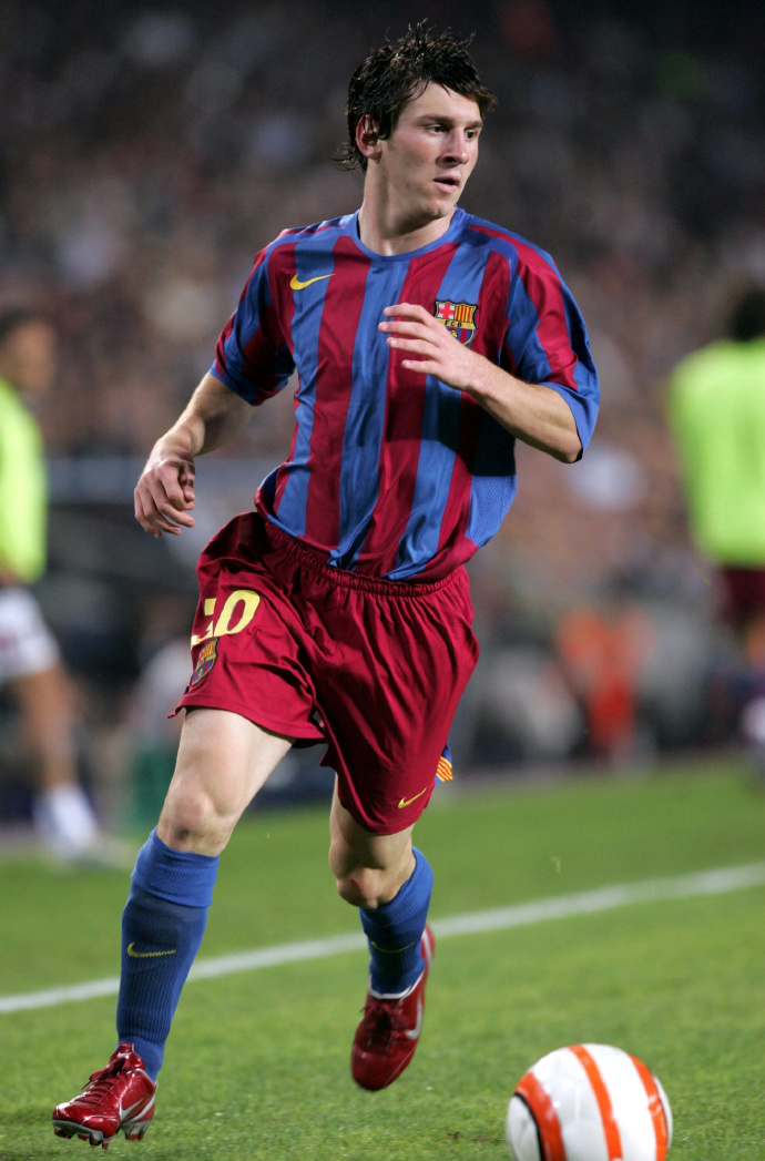 梅西被巴萨扫地出门去了哪里,梅西被巴萨扫地出门原视频