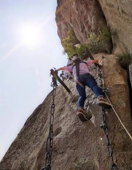 华山白天登山攻略详细,华山晚上徒步登山详细攻略