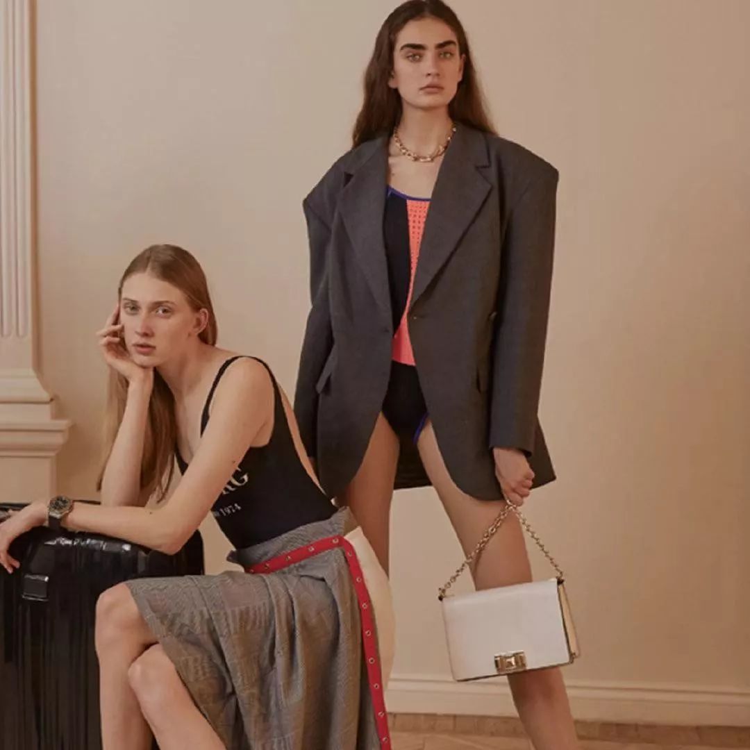 小ck值得买的几款包,别再买这些烂大街的潮牌