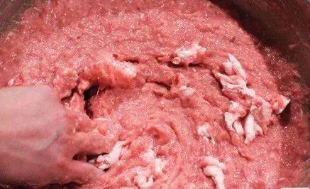 为什么肉肠有一股烟熏味怎么去除,纯肉肠的正确做法