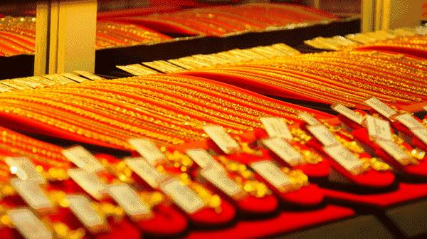 吾悦广场520表白气球,吾悦广场告白大屏幕