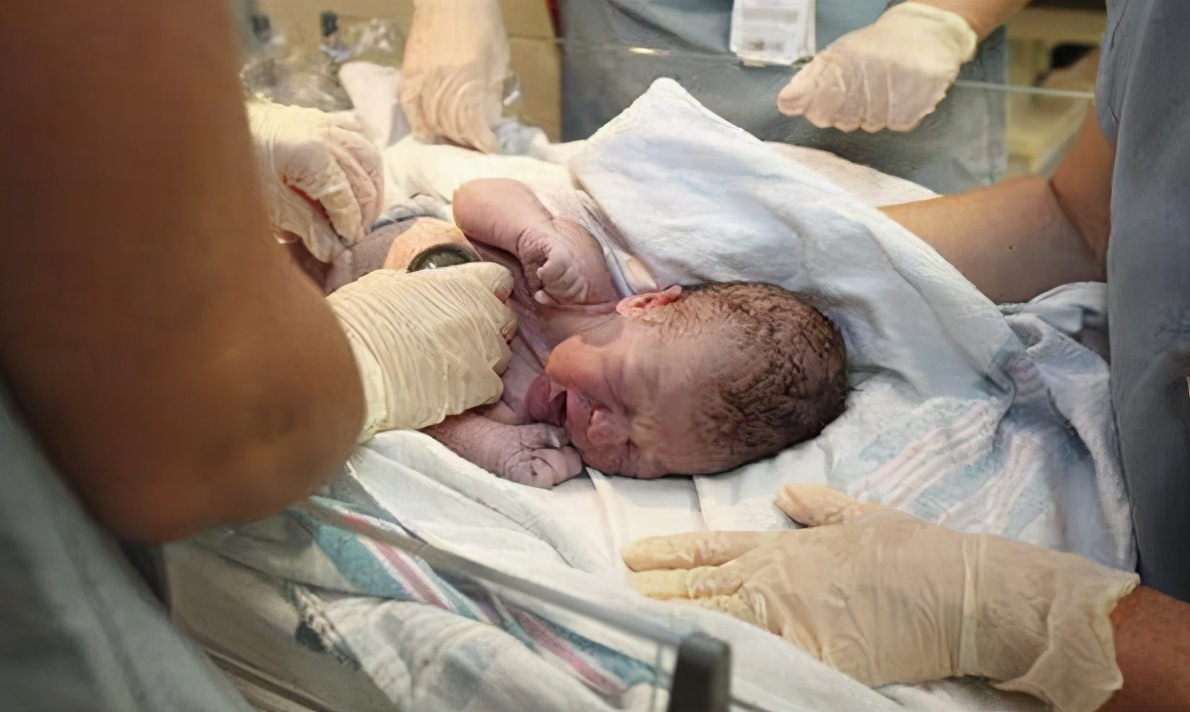 孕晚期休息不好对胎儿有影响吗,孕晚期水肿应该多走动还是多休息