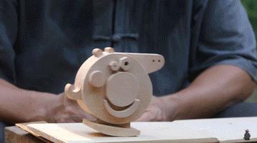 中国老爷爷给孙子做的神奇玩具,老外看中国爷爷给孙子做玩具