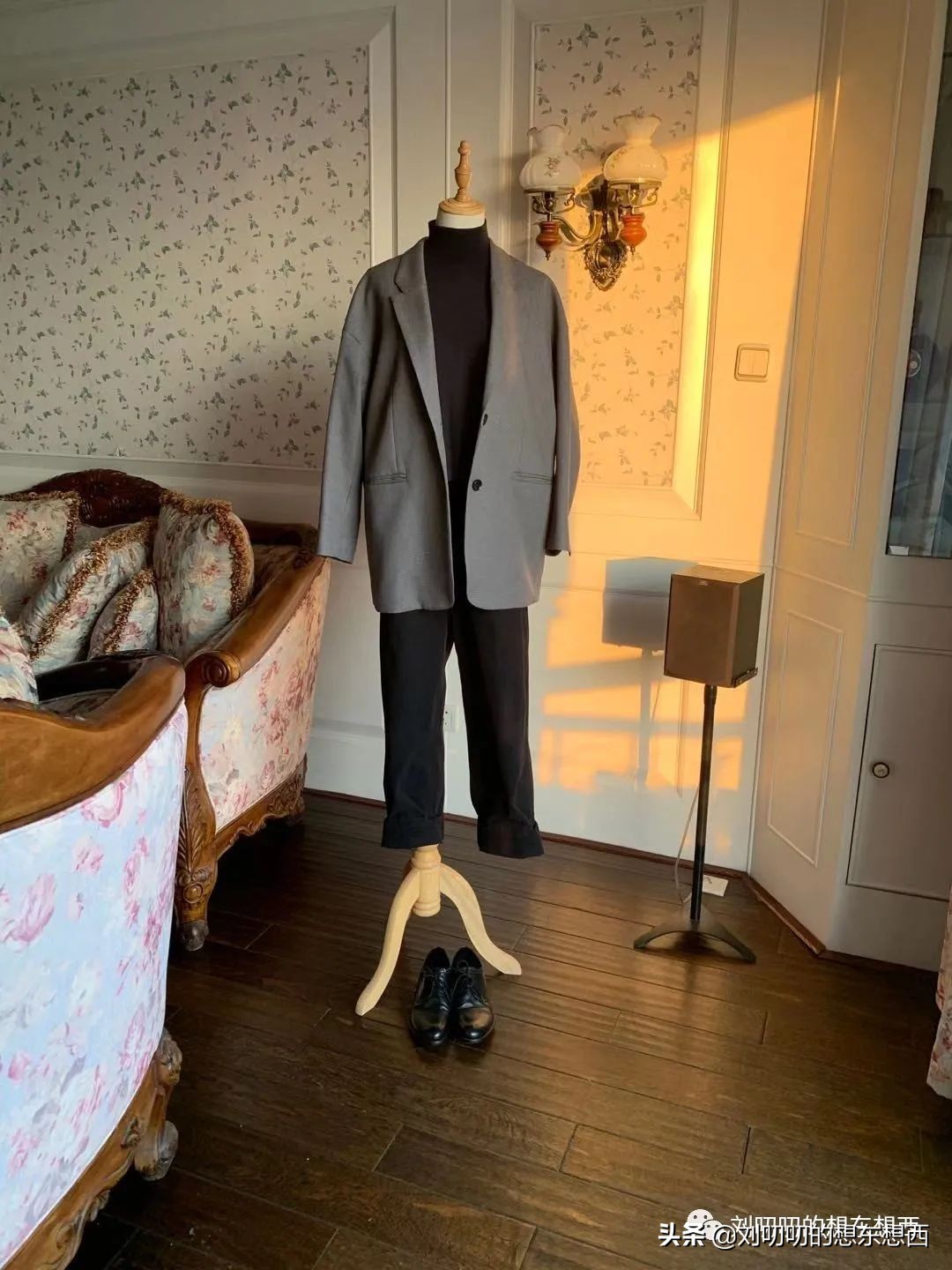 女人背厚夏天适合穿什么样的衣服,宽肩厚背的人穿什么好看