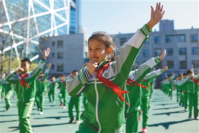 创新运动课间操,自创的课间操评价