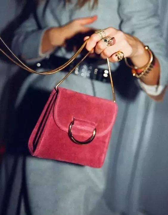 秋天穿丝绒太美太高级了 (轻薄高级的丝绒质地太讨人喜欢了)