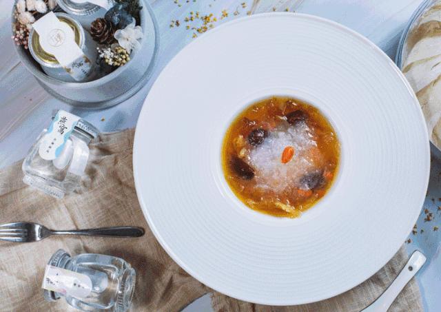 1碗炖品=1瓶神仙水！花式燕窝配送到家