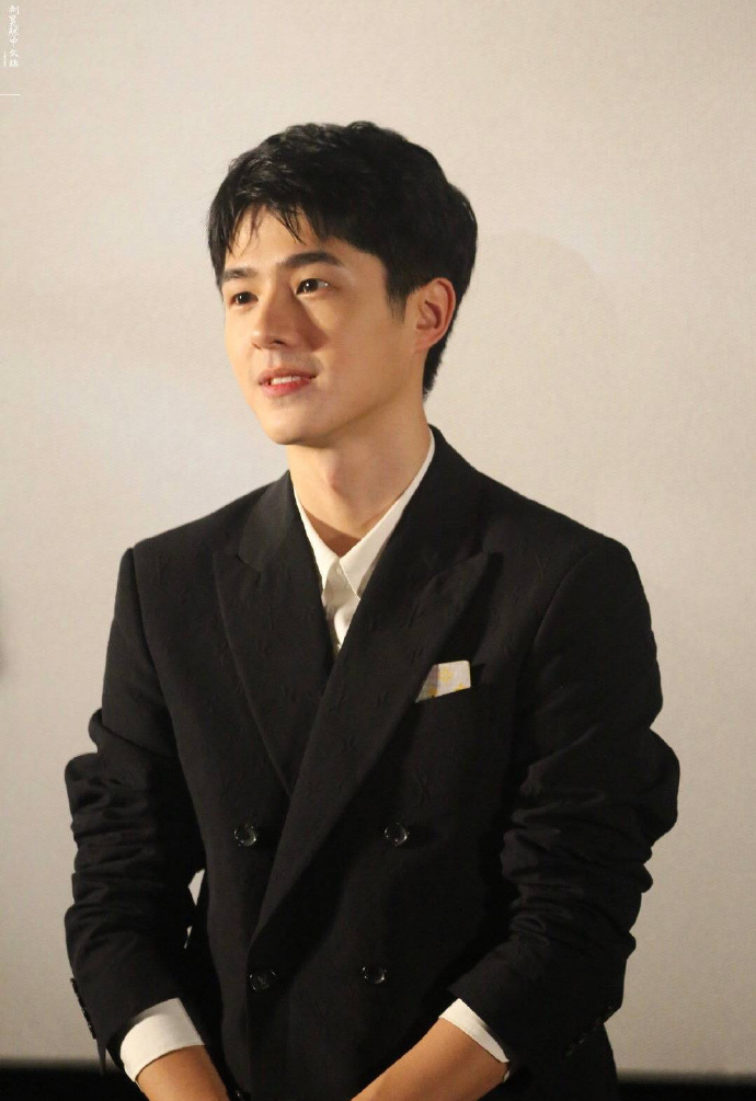 浓眉大眼虎气十足的男演员,五官端正浓眉大眼的男明星