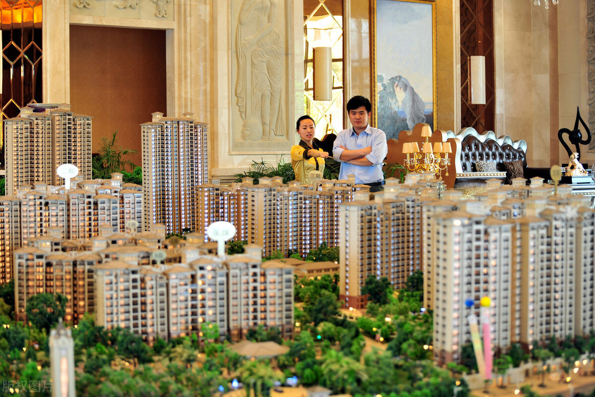 100万房子都降价了还是卖不出去,贷款买房房价跌了银行要求还款