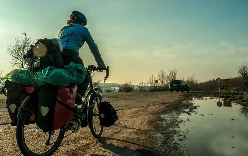 骑行动感单车大腿酸疼,骑行大腿筋疼怎么办