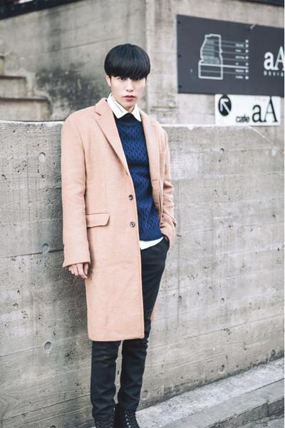 男生卡其色大衣穿搭高级感,男生卡其色衣服内搭怎么搭配