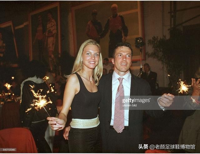 踢五届世界杯娶五个老婆，拜仁大佬39岁双杀皇马后和嫩草女友私奔