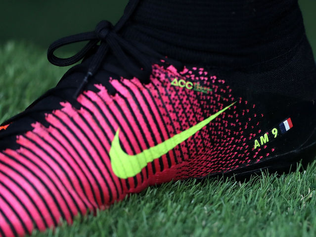让人一眼看出踢球等级的球鞋,看鞋识人野球场