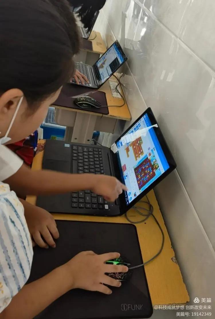 三明市青少年机器人竞赛火热开启,科技科普讲解大赛机器人