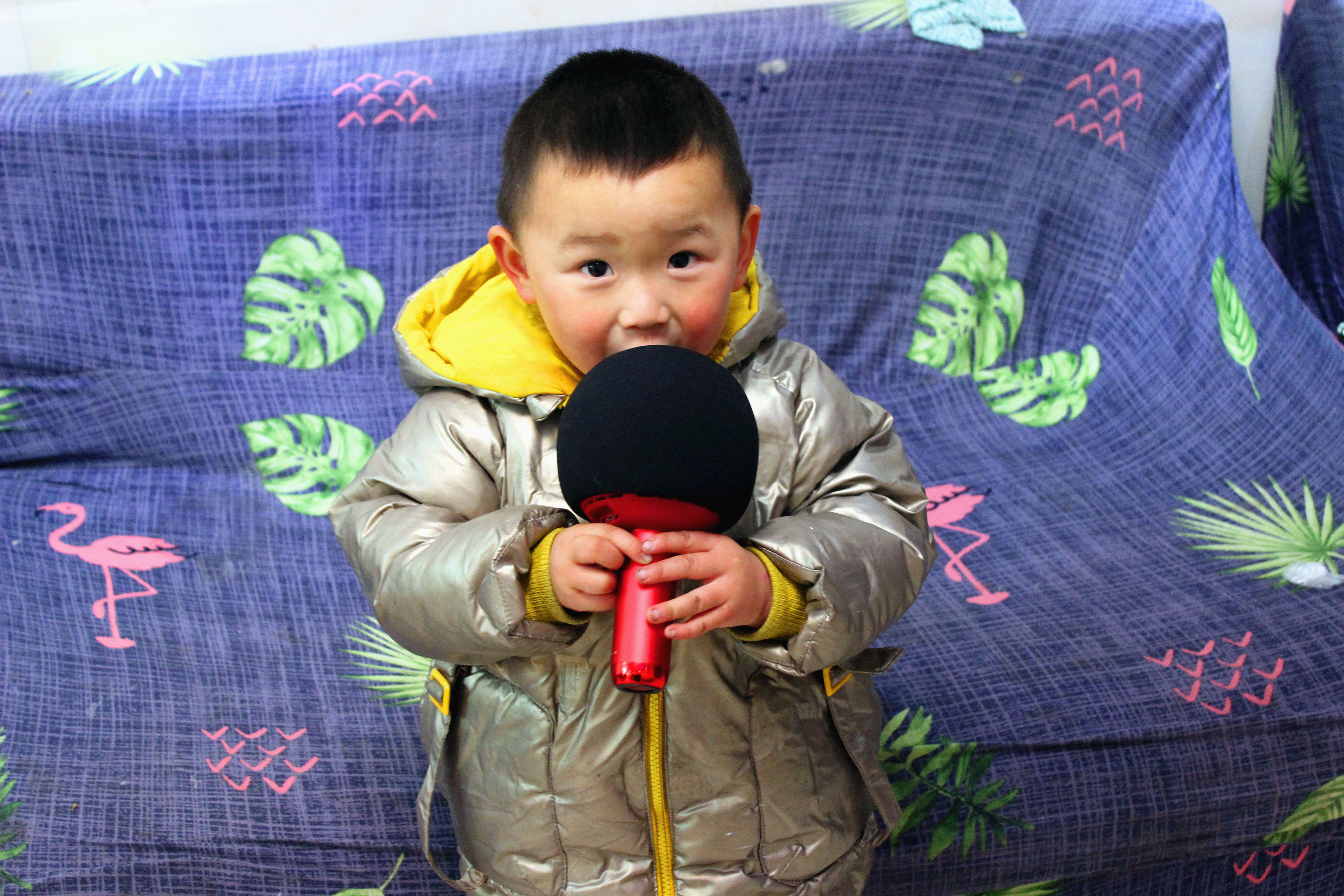 怎么样使用唱吧小巨蛋麦克风,唱吧小巨蛋精灵麦克风测评