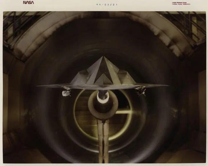 美军f-22战斗机,美军隐形战斗机f117