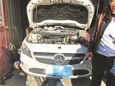 女子租奔驰参加同学聚会车被淹一审被判赔18万元