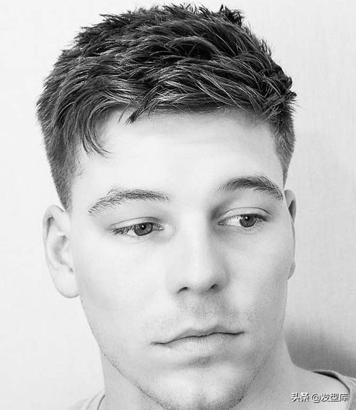 干练清爽的男士短发样式,精简发型男短发