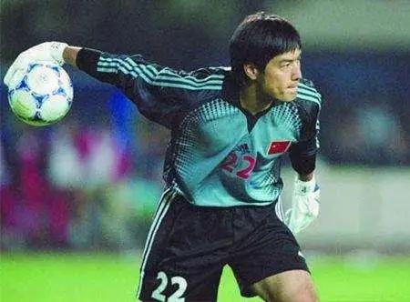 中国足球最强守门员,中国足球守门员喝水