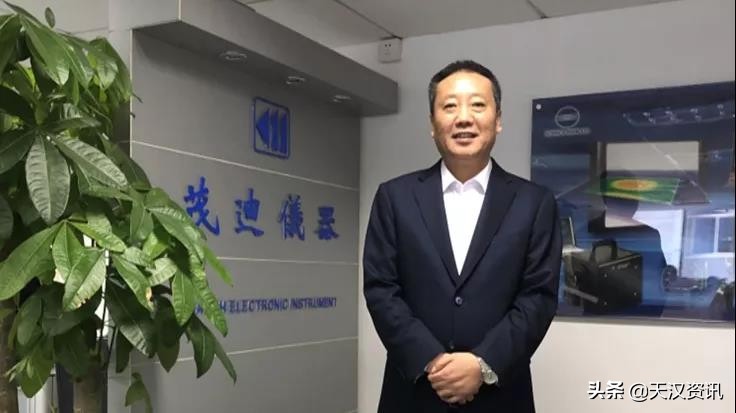 世人眼中的平民会长，也是放弃铁饭碗南下创业的冒险家