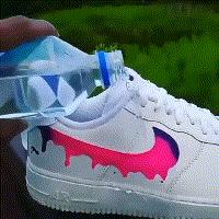 当初忍痛买的万元球鞋,被你们说拆就拆,你有想过我的感受吗?