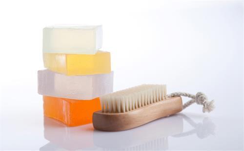 英牛掉毛严重用什么药,英牛皮肤病掉毛