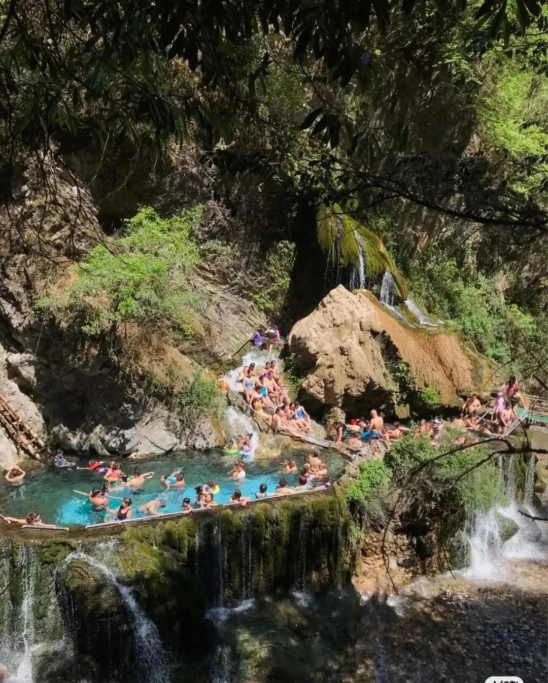 四川夏季适合泡天然温泉的地方,四川春节泡温泉推荐