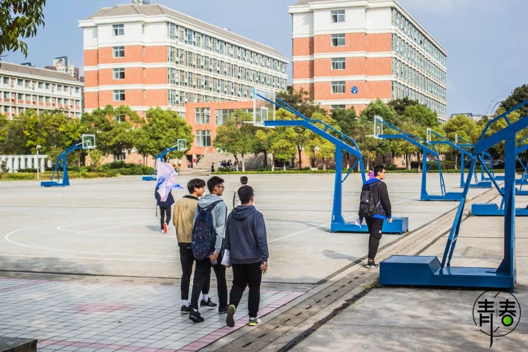 233路尽头的南昌航空大学，承包你的四年青春！