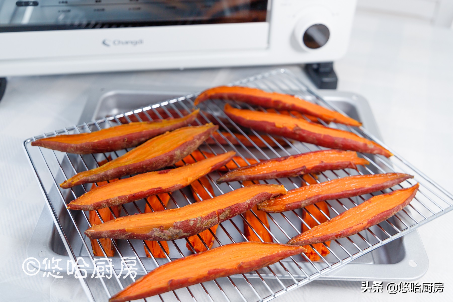 它叫枣却不是枣，柔软有韧性，不用晒几天，几小时就做一大盘