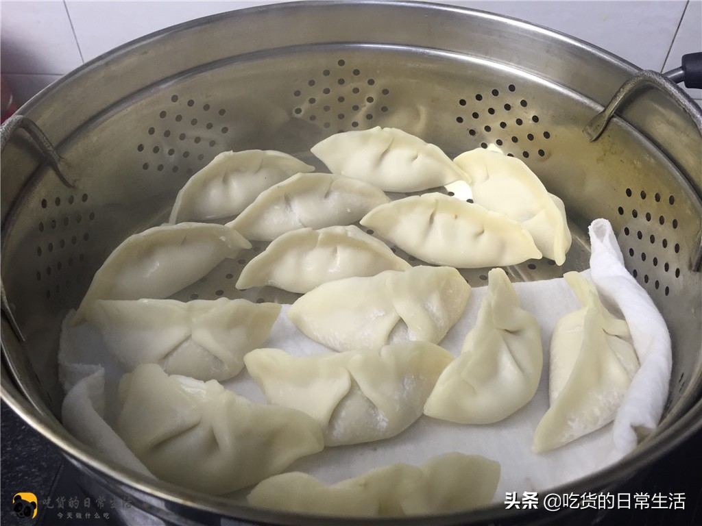 蒸饺子要不要先过水,饺子要怎么蒸才不粘锅