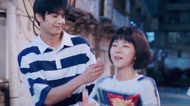 谭松韵从16岁到30岁颜值变化,谭松韵30岁演高中生毫无违和感