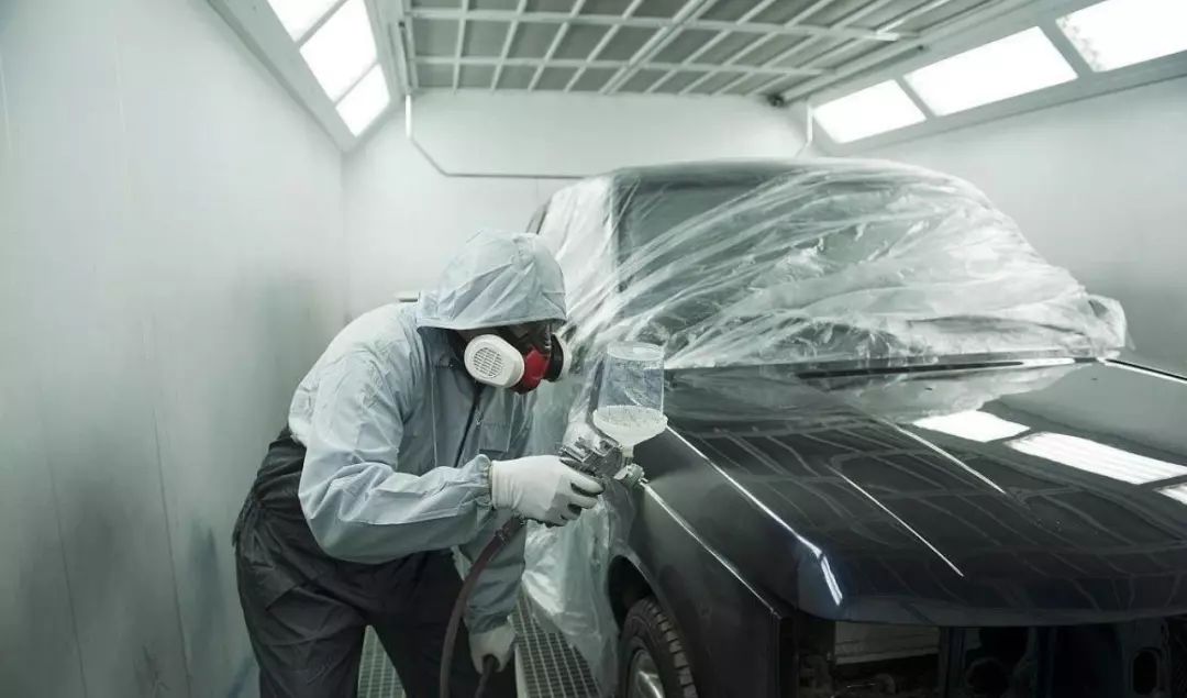 汽车油漆喷完为什么会起皮,汽车喷漆时油漆起皮