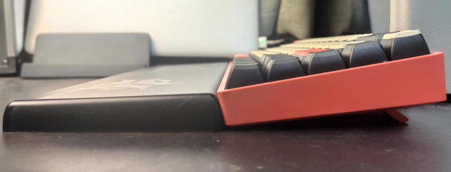 定价飘了？其实是真值！黑峡谷三模68键机械键盘Box初代号评测