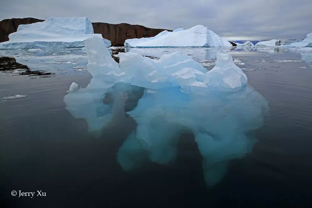 格陵兰的东海岸居然那么绚丽多彩，难怪特朗普想要买下来