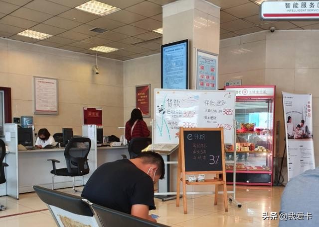 网贷超过多少个不能申请信用卡,网贷信用卡30万如何走出困境