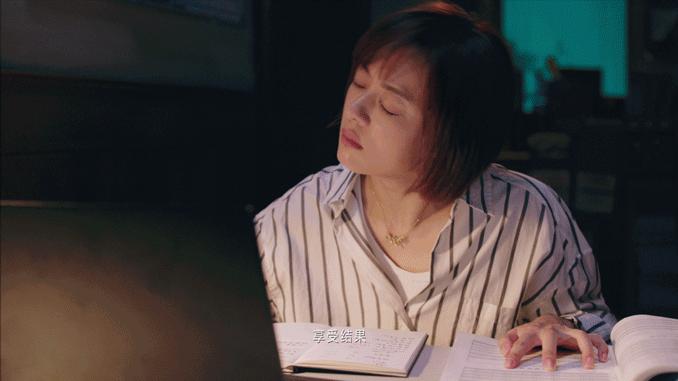 孙俪就是女版邓超,眼睛凸起,眼神凌厉,面相男相,气势凶狠强势