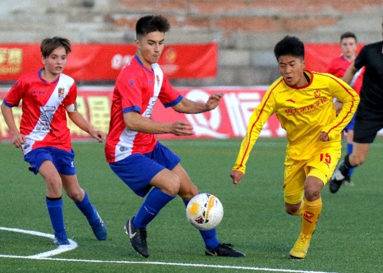 恒大足校新闻头条,恒大足校专访