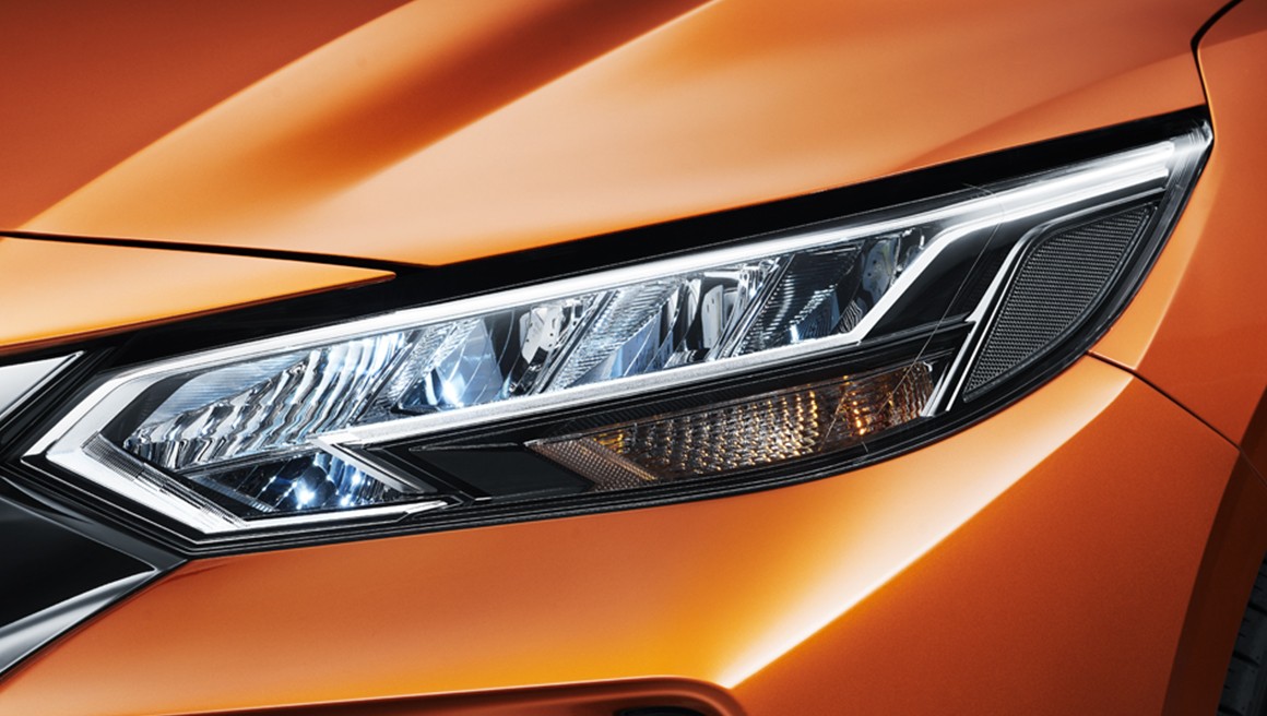 老款轩逸省油还是新款轩逸省油,十四代轩逸会成为轩逸经典吗