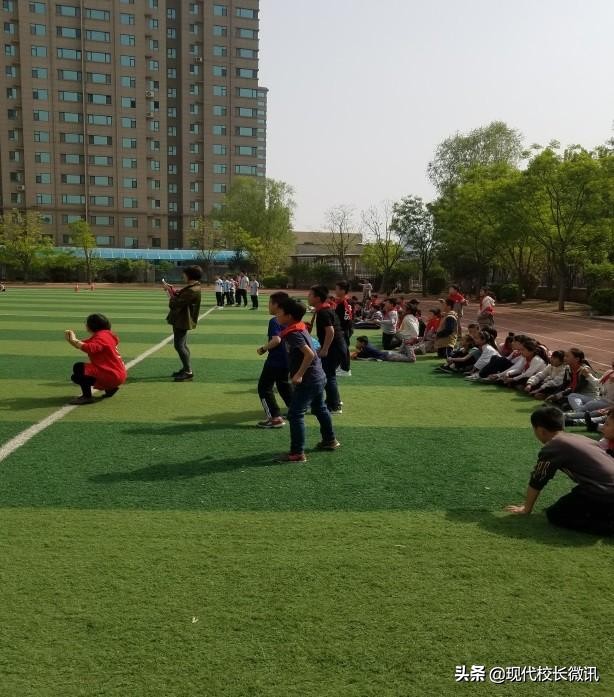 走向操场，“趣”跑步，“趣”踢球——尖草坪区恒大名都小学