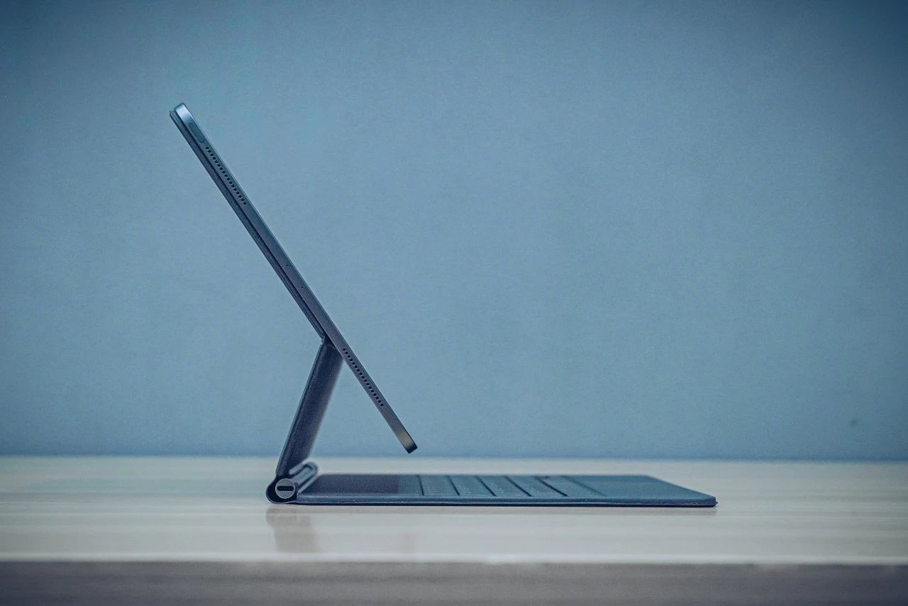 当iPad从重量和价格上追平了MBP，你需要这几个拒绝它的理由