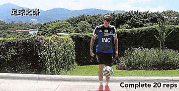 小孩足球颠球入门基本功,初学足球颠球技巧小学生