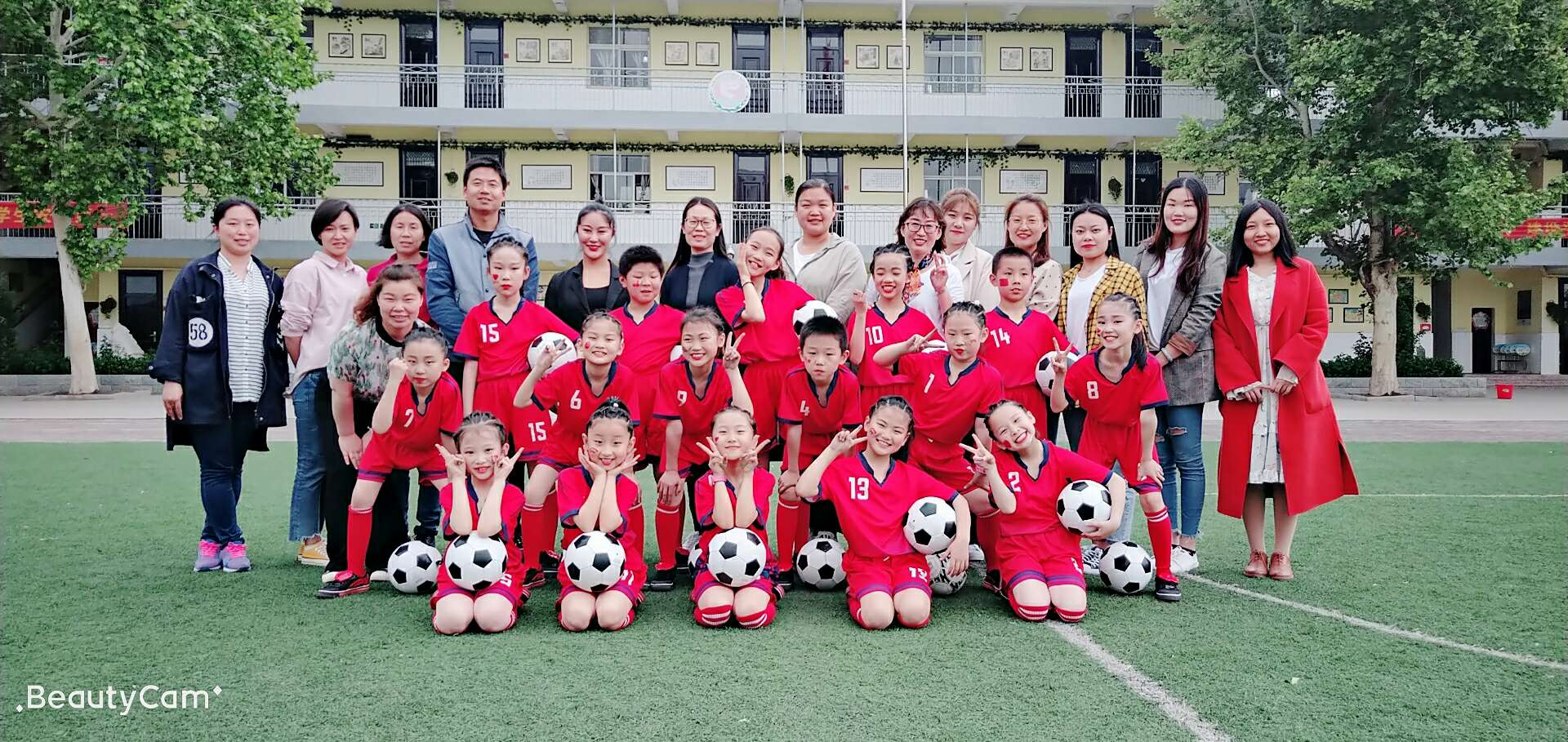 灏忓缁忓吀璇佃娲诲姩鍦嗘弧钀藉箷,灏忓瀹岀編鏀跺畼鍥炲繂鎴愰暱鍘嗙▼