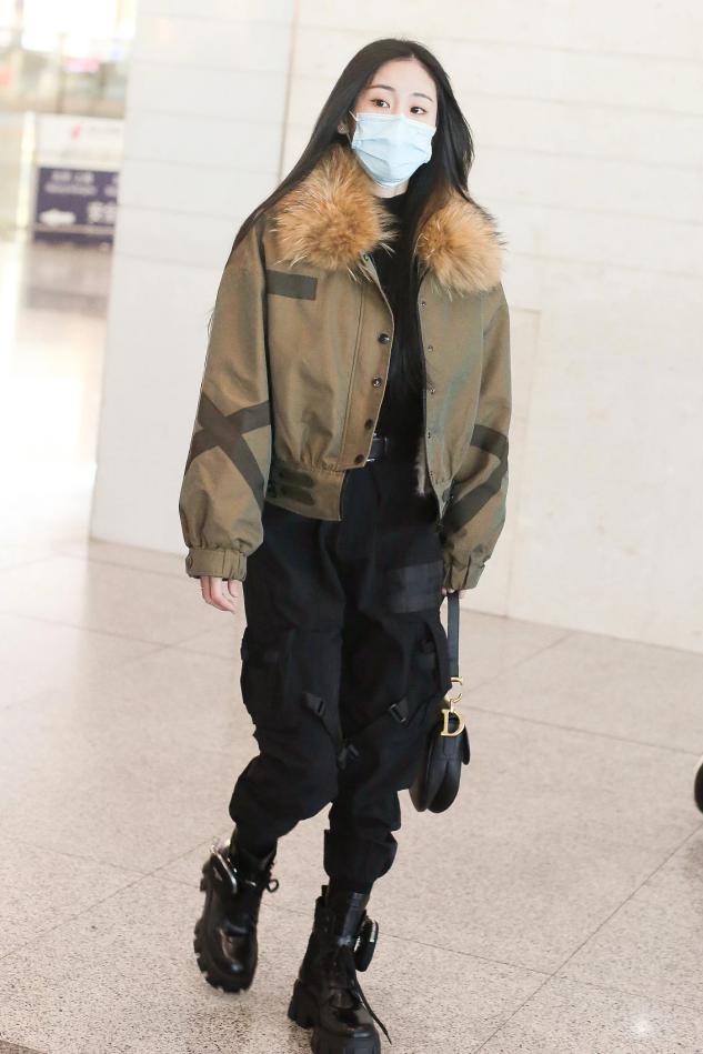 夏天穿这4种配色高级又气质,穿来穿去还是简约温柔的气质