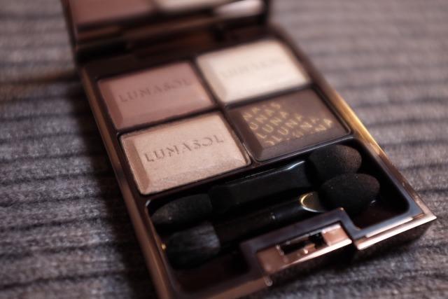 适合女生的眼影新手单眼皮,适合亚洲人的眼影配色