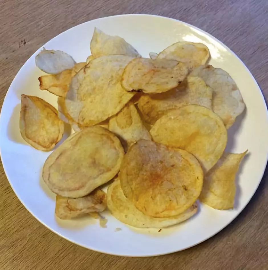 木雕成品制作视频,怎么样做逼真的木雕苹果