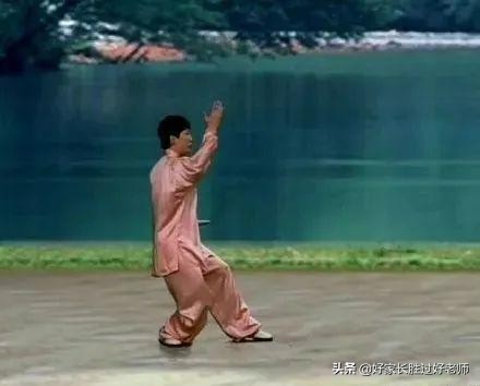 中国大学生为了太极拳考试，已经走火入魔了