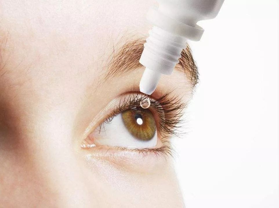 眼睛长出翅膀,眼睛长翅膀