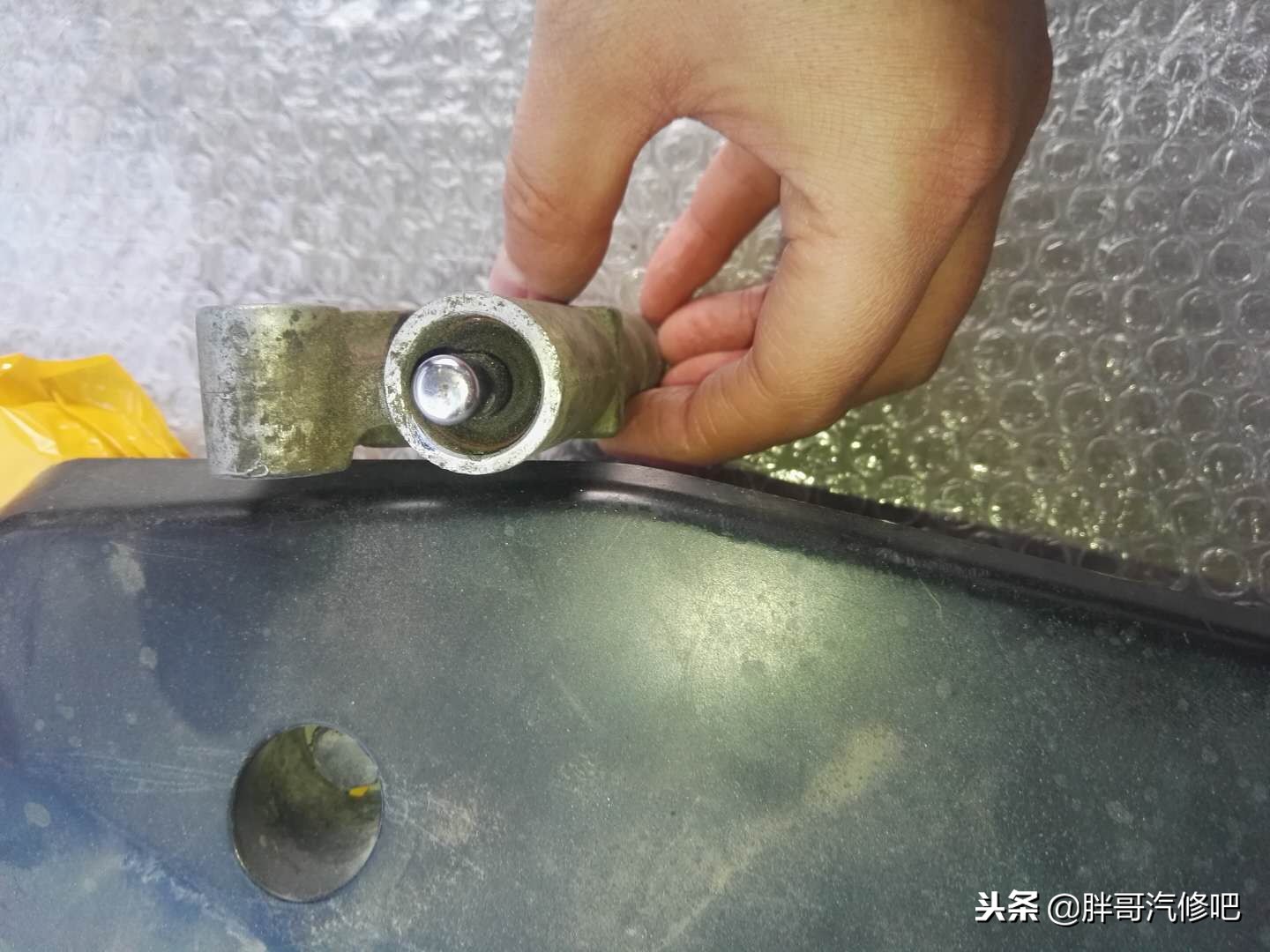 三菱黑金刚v6怠速抖动,v6发动机声音嗡嗡的